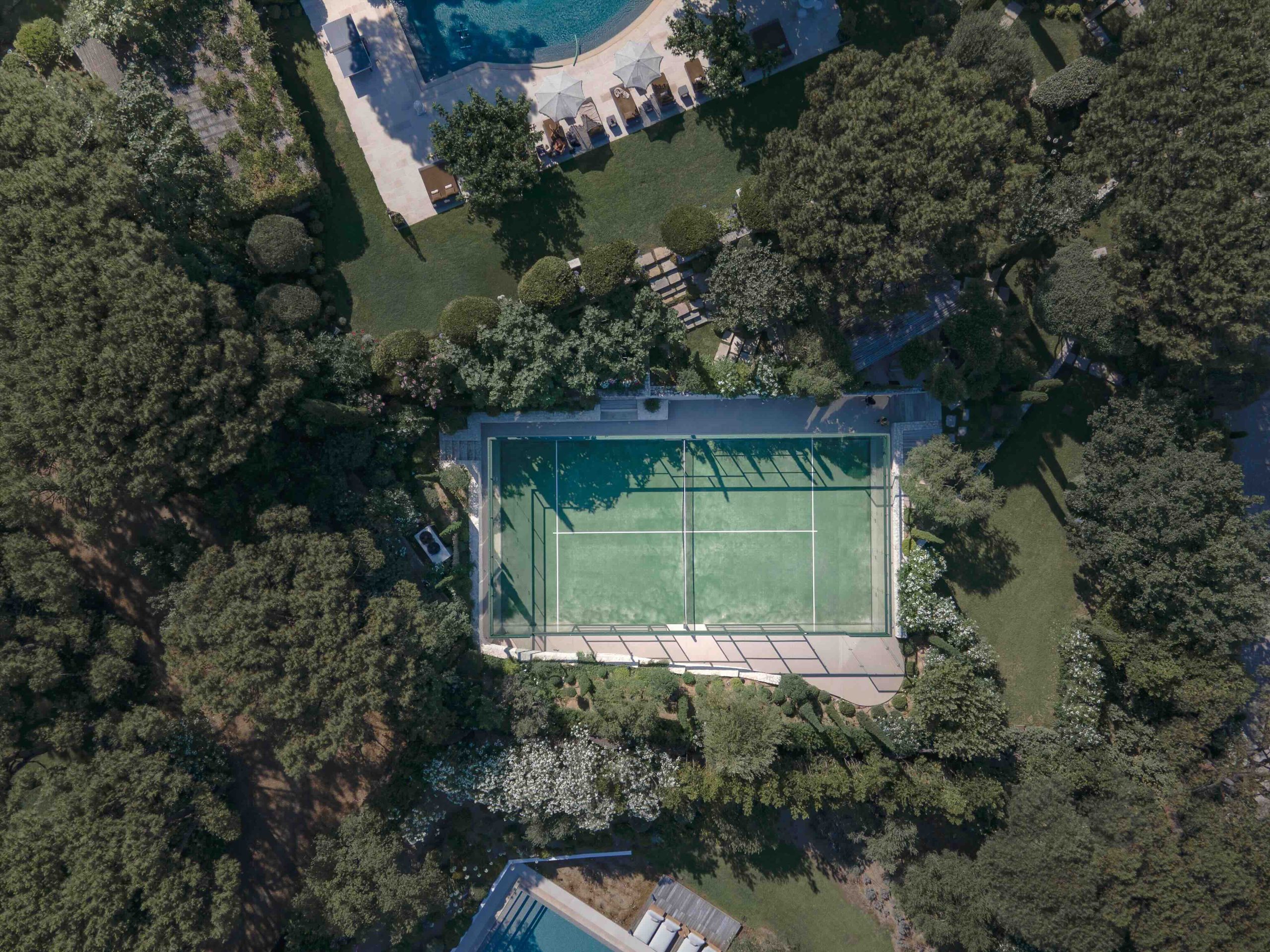 Terrain de padel réalisé par All In Padel Courts - photo d'exemple, à remplacer par une photo du projet Villa Alegria
